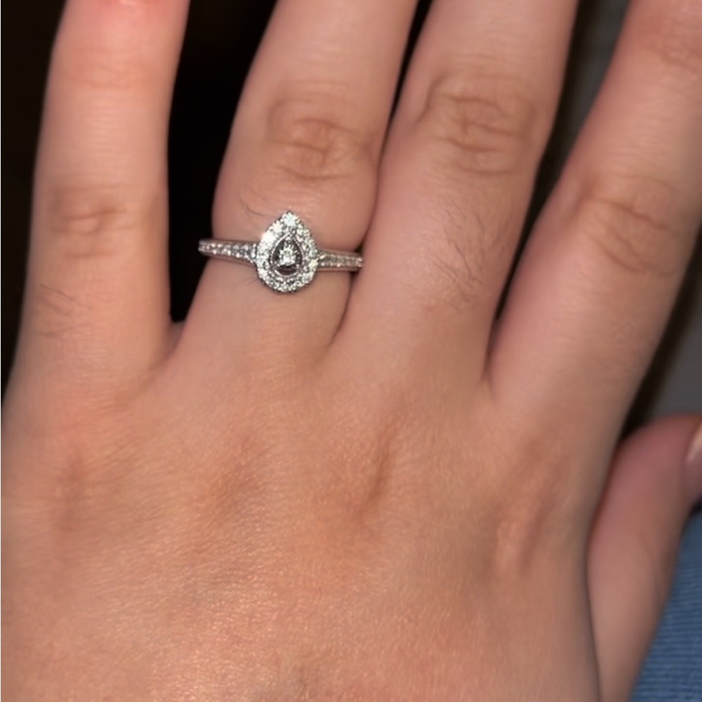 10k Solid Gold Ring With Diamond’s - image 3